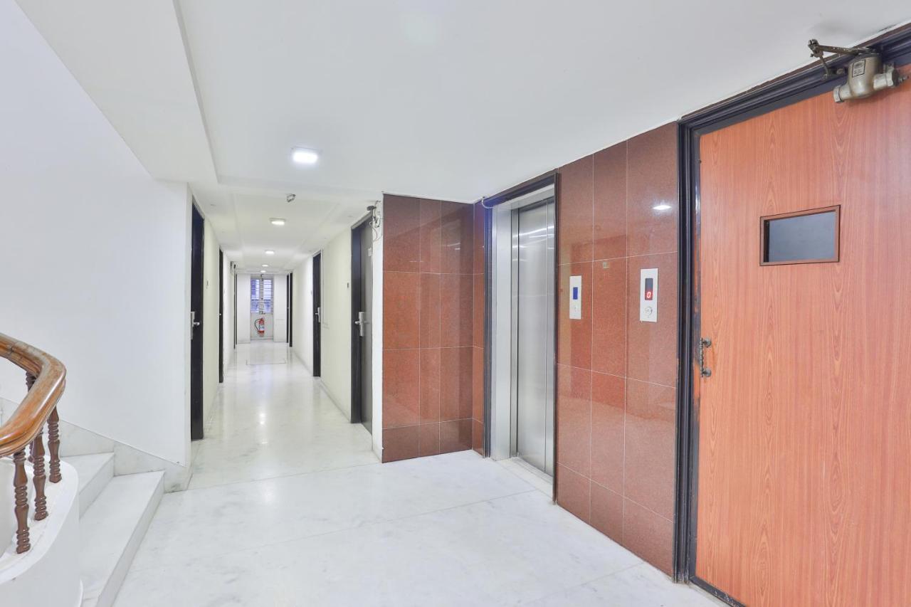 Oyo 2351 Hotel Golden Plaza 阿穆达巴 外观 照片